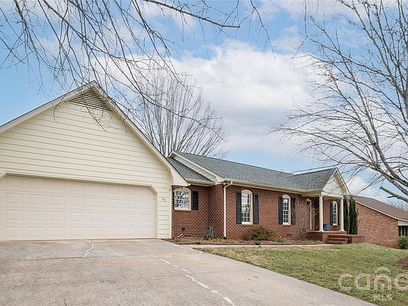 2nd image of 106 Pinebark Ct