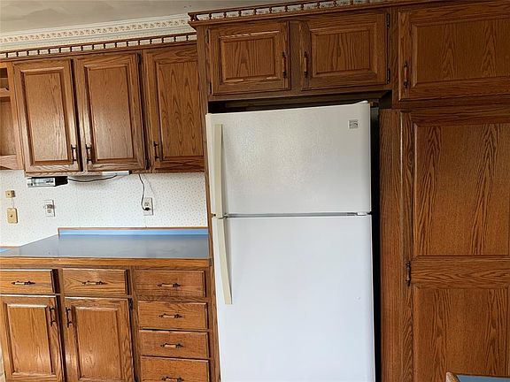 4th image of 808 Odell Ave