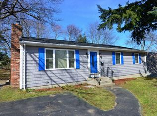 90 Padelford Ave, Riverside, RI 02915