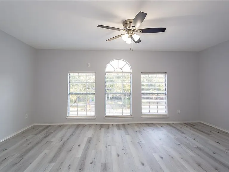 2917 Bernardino Cv — Photo 4