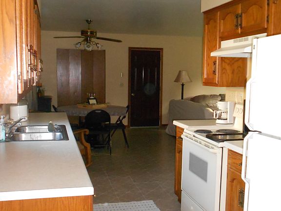 5th image of 601 S 12th St