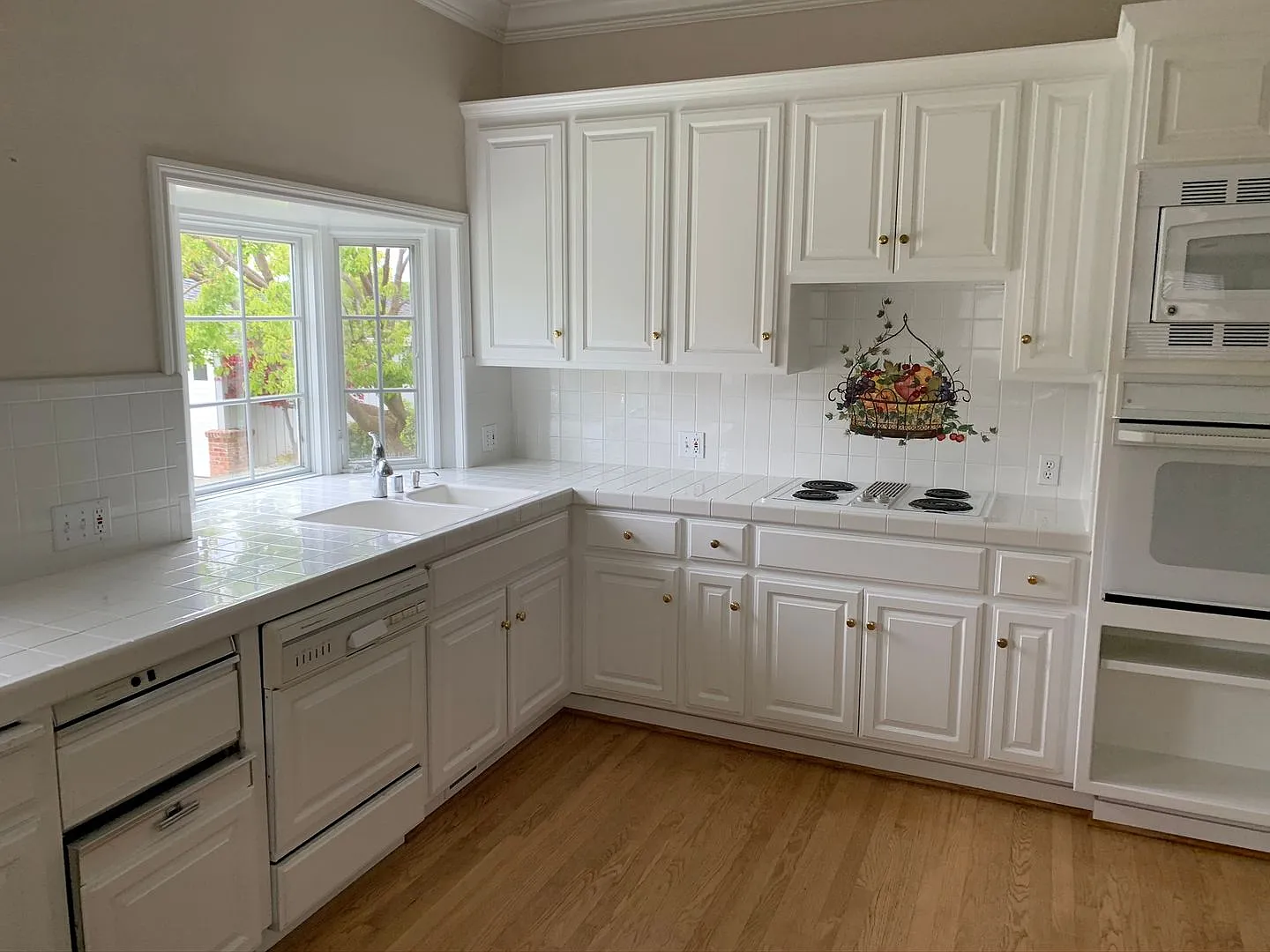 8537 Pezzi Rd - Gorgeous Country Home — Photo 3