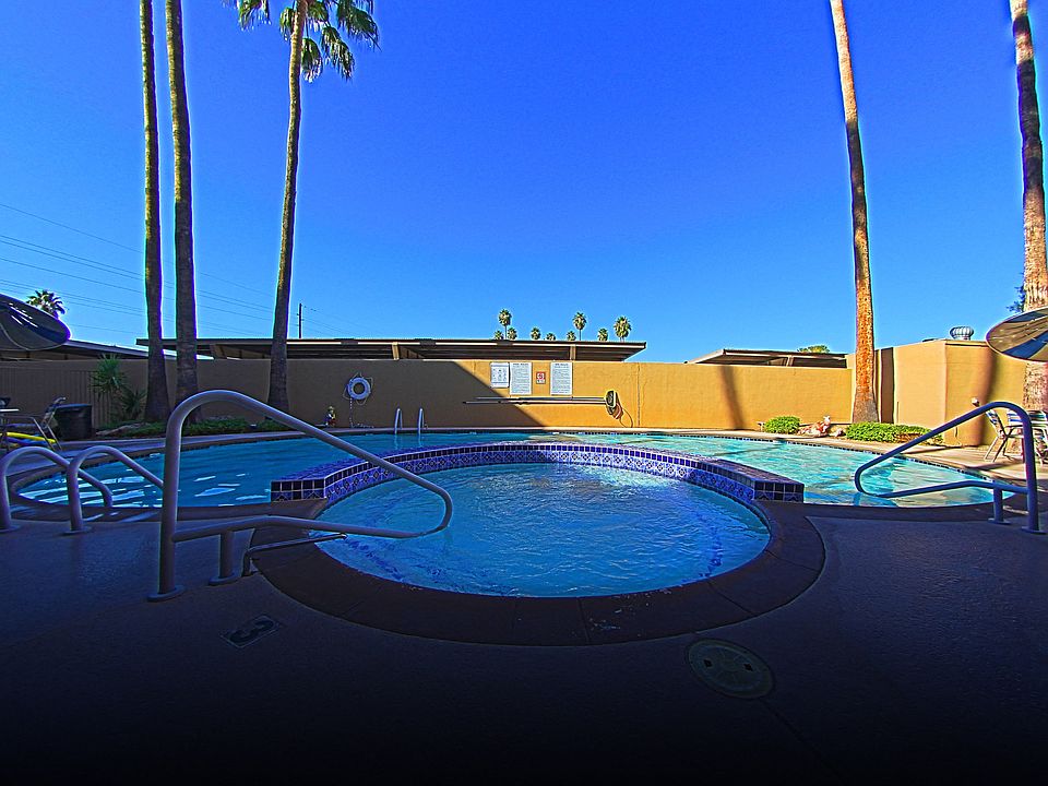 Pool & Pool Patio