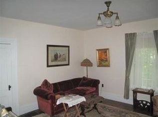 1156 N Pleasant St, Amherst, MA 01002