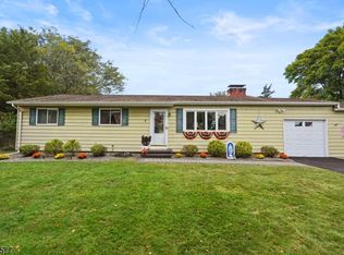 7 Meadowbrook Dr, Hillsborough, NJ