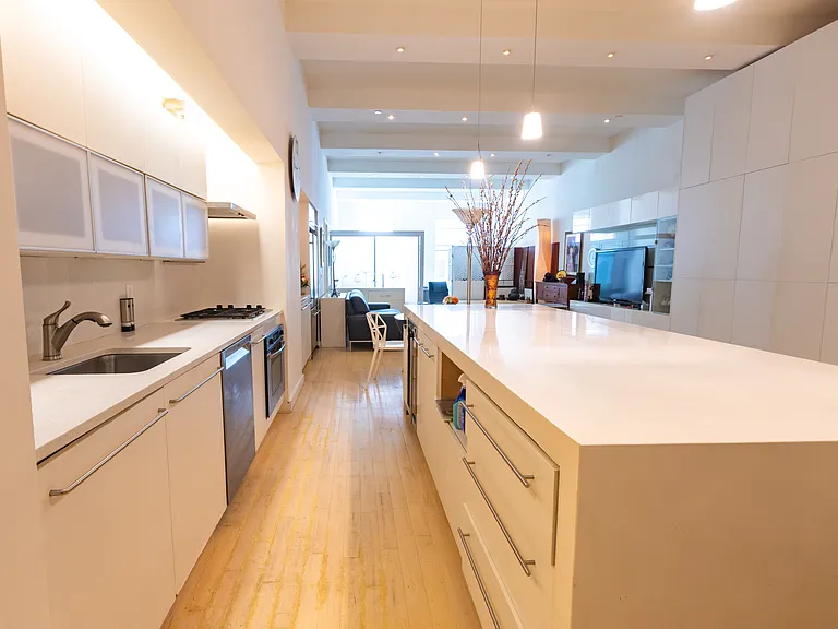 15 Broad St #716 — Photo 5