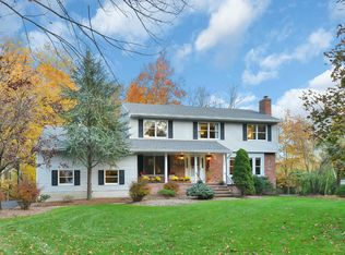 260 Knoll Dr, Park Ridge, NJ 07656
