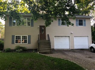 28 Dogwood Rd, Kings Park, NY 11754