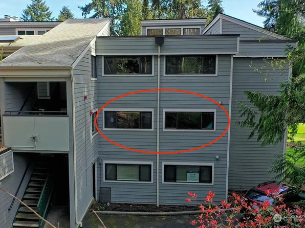 13743 15th Avenue NE #D10, Seattle, WA 98125
