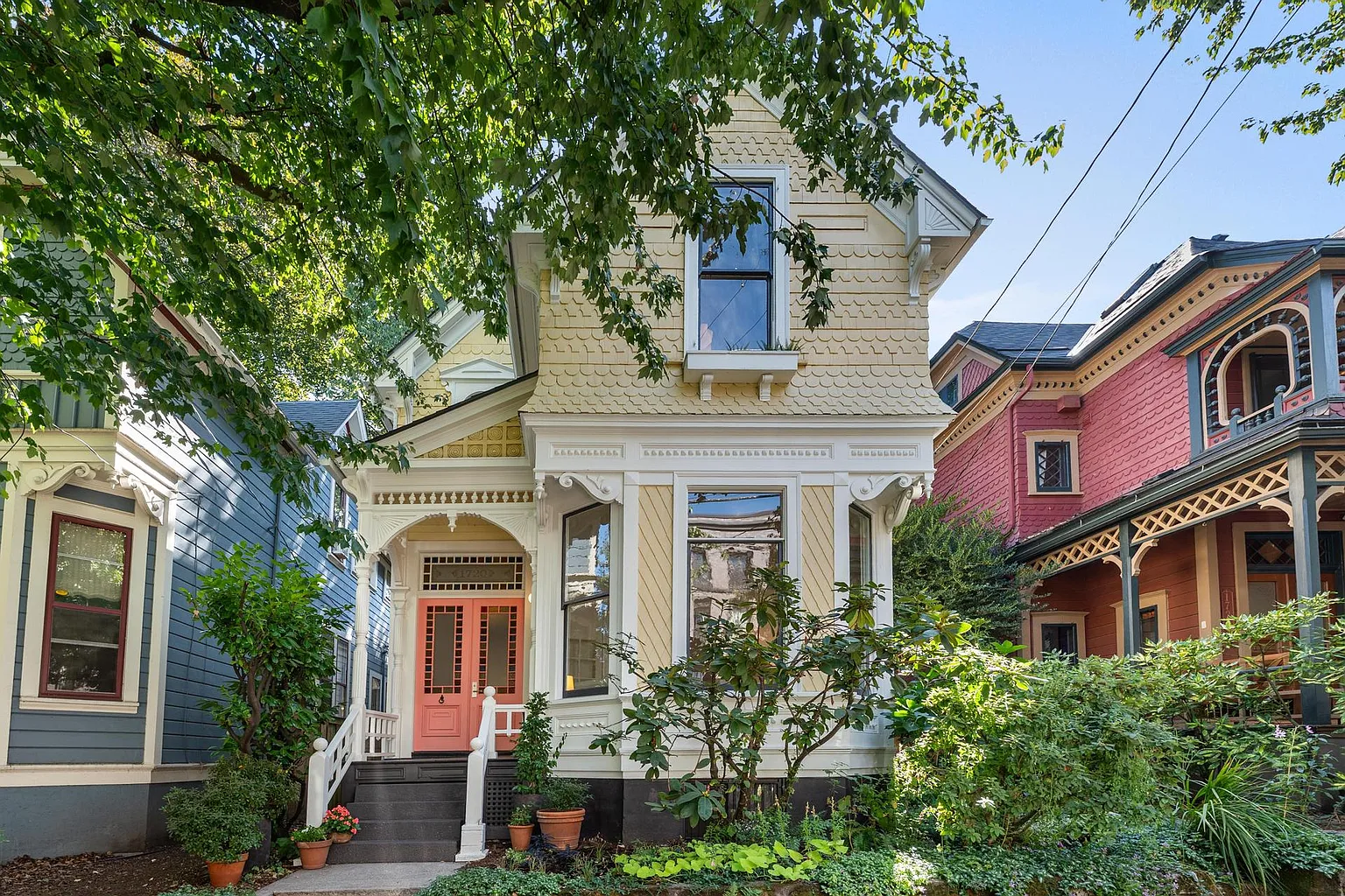 1720 NW Hoyt St photo 1