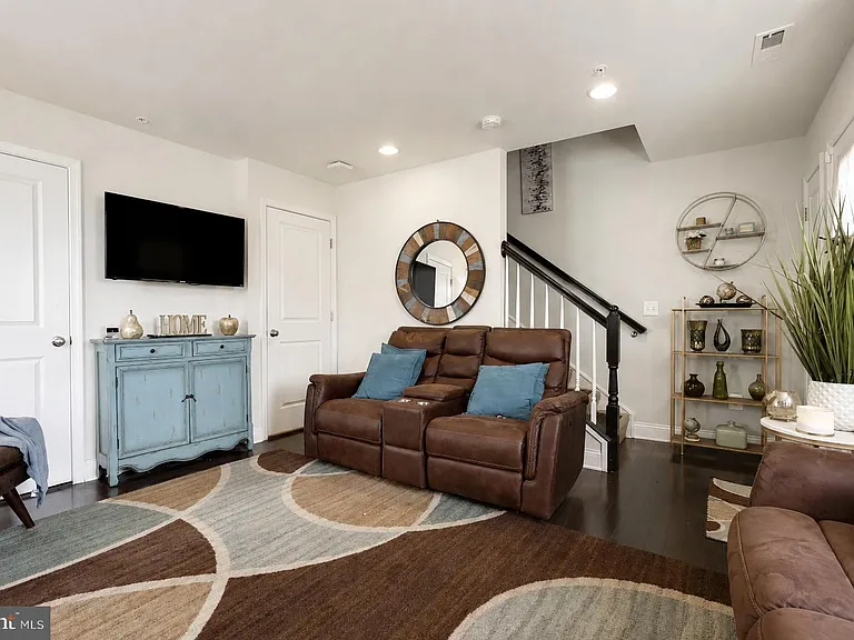 635 E Church St — Photo 25