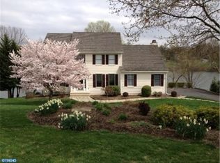 10 Lake Shore Ln, Landenberg, PA 19350