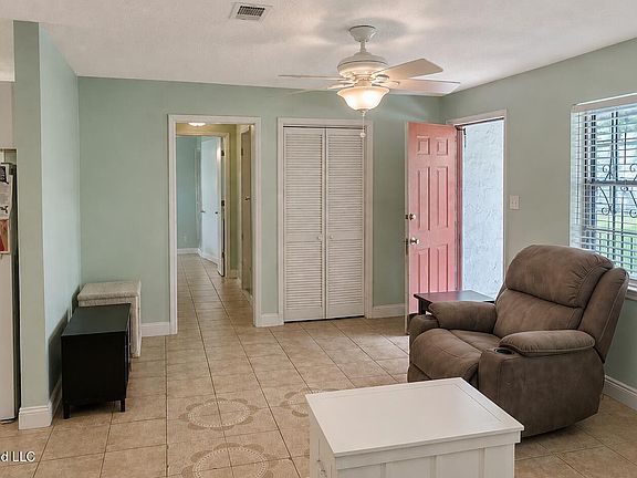 5th image of 15216 Lawton Dr