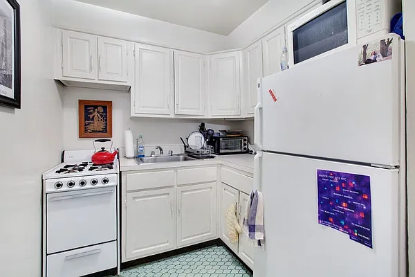 Rented by Native New York Real Estate Inc | media 25