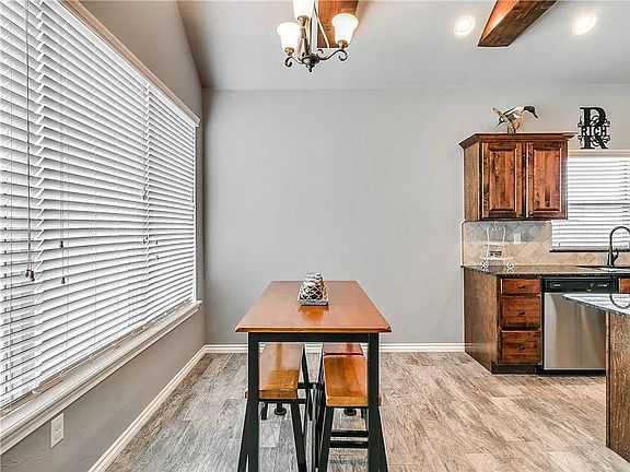 3rd image of 209 Timber Ln