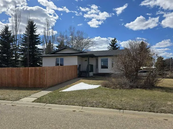 5 E Lawley Ave, Hughenden, AB T0B 2E0
