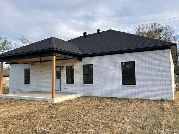 3rd image of 207 E Florida