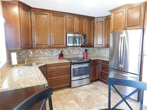 4th image of 389 Tavernier Cir