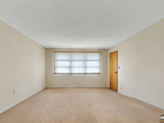 5th image of 76 Prospect Ave
