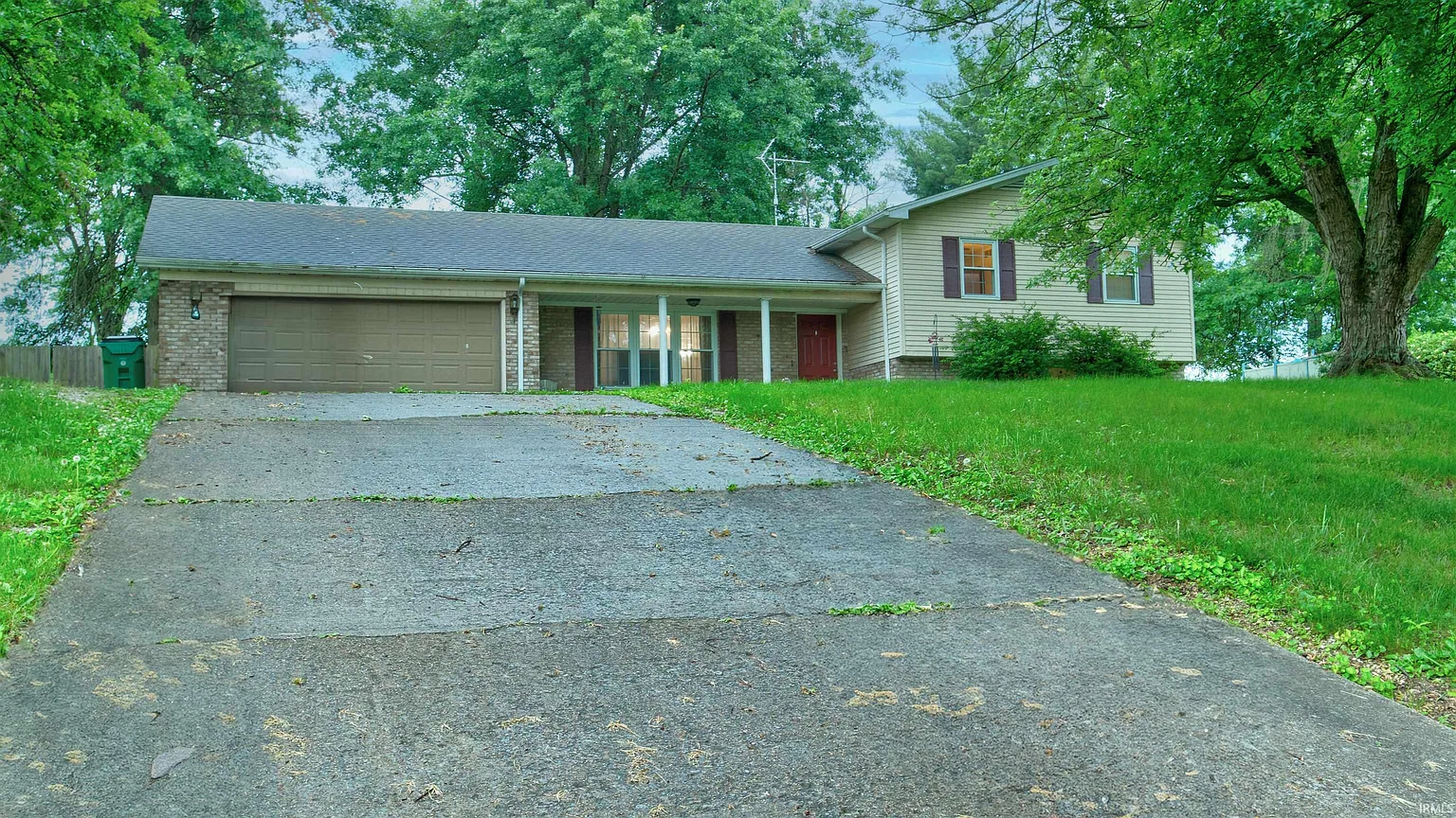 5 William Tell Blvd photo 1