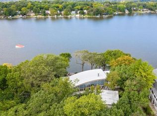5319 E Lake Shore Dr, Wonder Lake, IL 60097