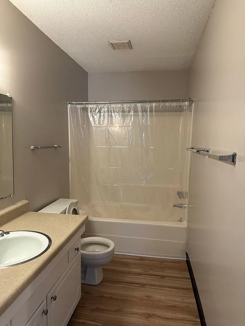 First level 1 bedroom/1 bath Condo available to call home! — Photo 2