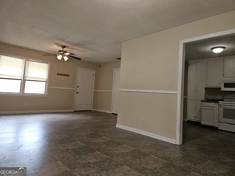 214 John Paul Ave — Photo 6