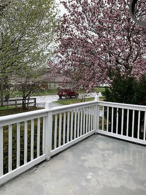 325 Evergreen Rd — Photo 2