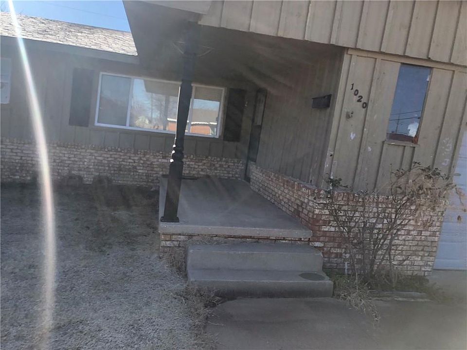 1st image of 1020 SW 67th Pl