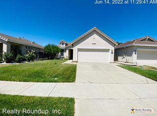 10018 Blossom Ridge Dr, Elk Grove, CA 95757