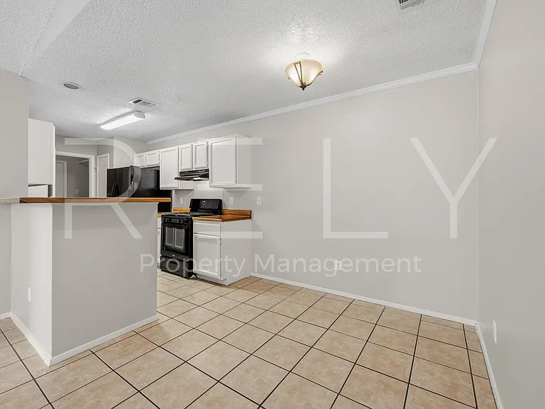 8001 W Gate Blvd #A — Photo 9