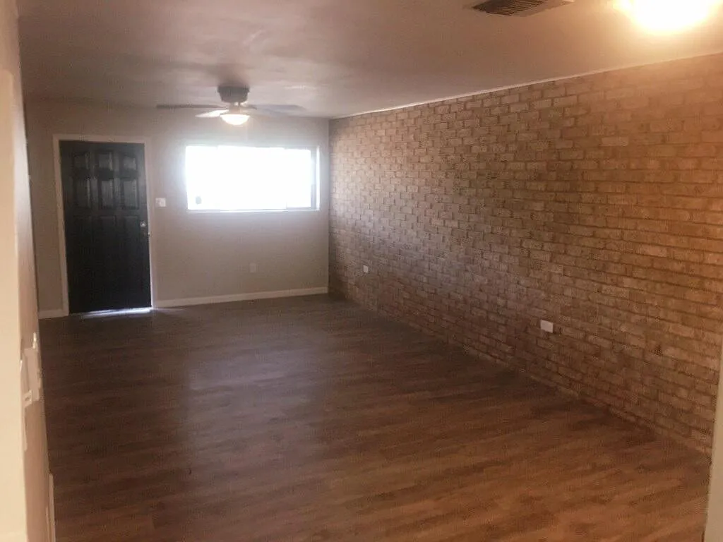 2 bed, 1.5 bath, 1120 sqft, $1,000 — Photo 1