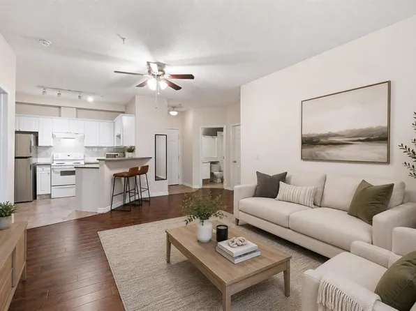 126 S 14th Ave SW #103, Calgary, AB T2R 0L9