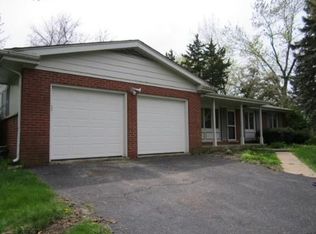 128 Howe Ter, Barrington, IL 60010