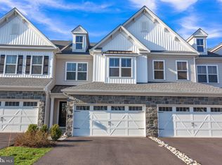 14 Lacey Ln, Ivyland, PA 18974