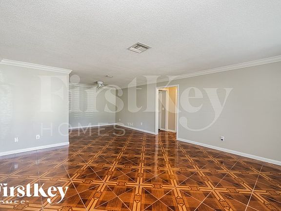 4th image of 1805 Buttonwood Dr