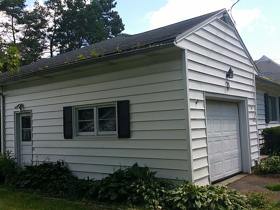 2nd image of 70 Hazeltine Ave