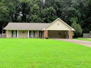 2 Amberwood Ct, Natchez, MS 39120