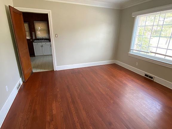 4th image of 170 Wagner St