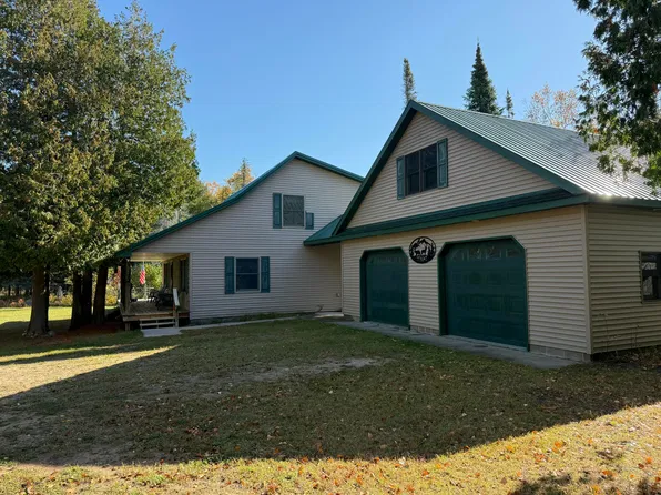 3735 N Saint Martins Point Rd, Hessel, MI 49745