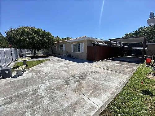 3302 SW 10th St #3 Photo 1 3302 SW 10th St #3 Photo 1
