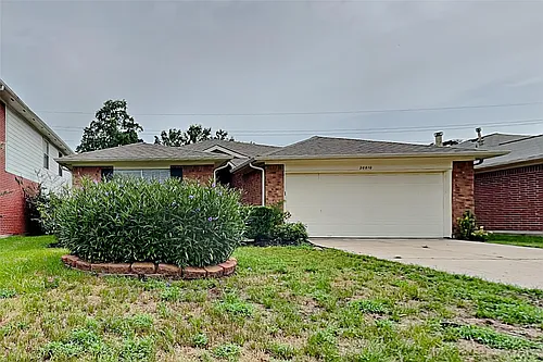 26010 Richards Rd Photo 1
