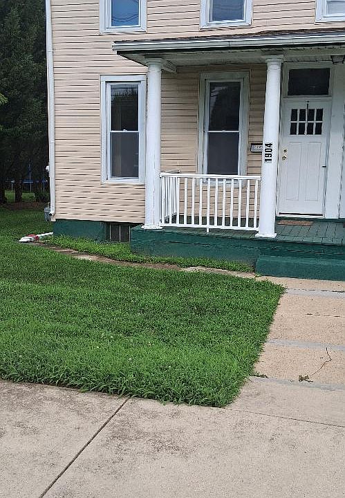 Front yard view