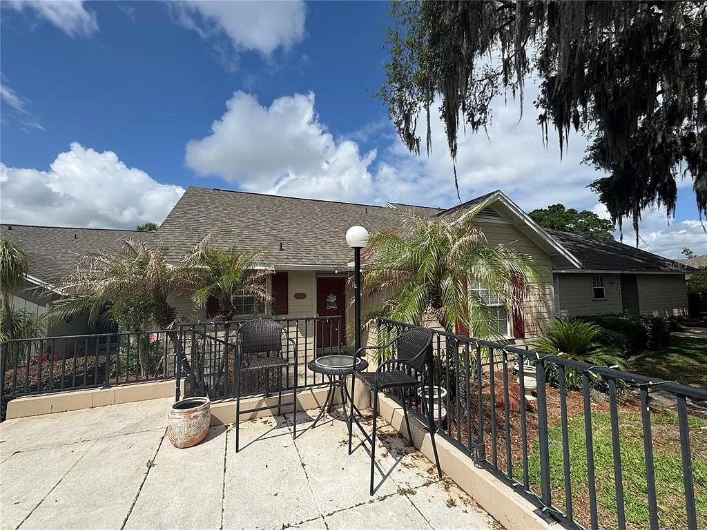 Building Photo - 1106 Villa Ln #81