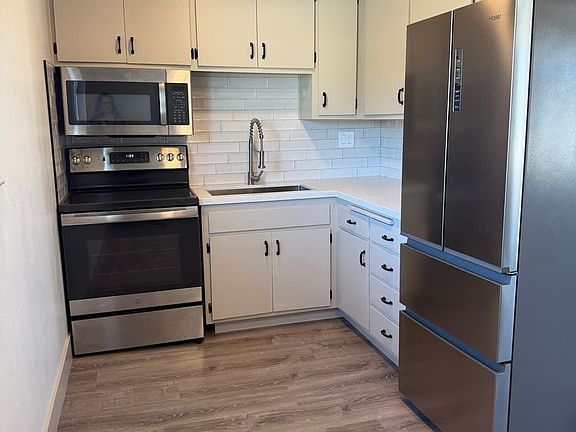2nd image of 663 La Grande Dr #4