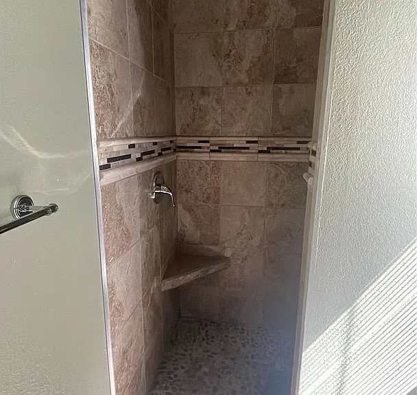 1960 Harbor Town Dr — Photo 15