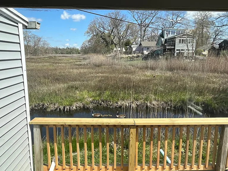 Creek Ct — Photo 12