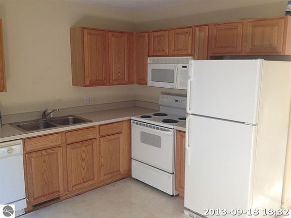 5th image of 713C Lake Ave
