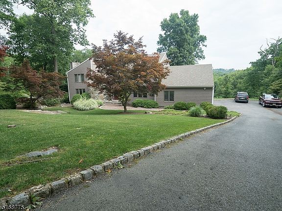 3rd image of 16 Joanna Way