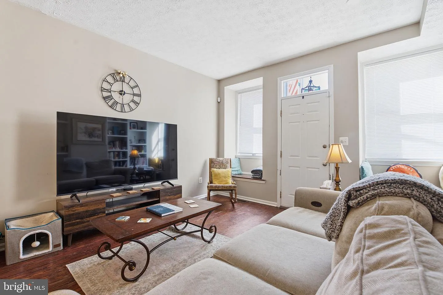 3 bed, 1879 sqft, $3,500 — Photo 2